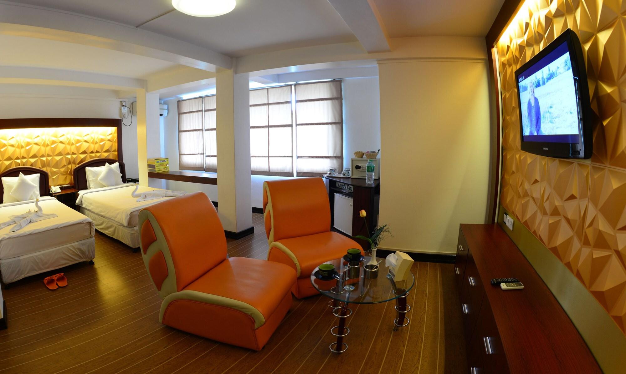 Clover Hotel Yangon Exteriör bild