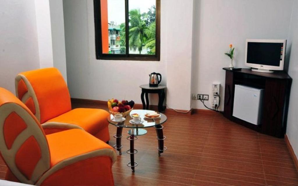 Clover Hotel Yangon Exteriör bild