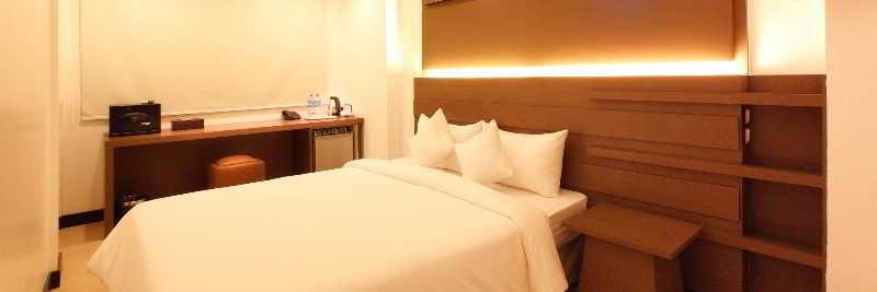 Clover Hotel Yangon Exteriör bild
