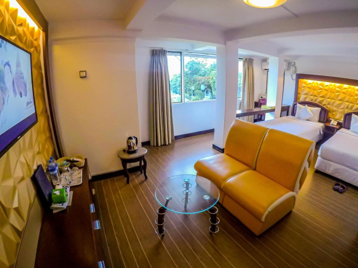 Clover Hotel Yangon Exteriör bild